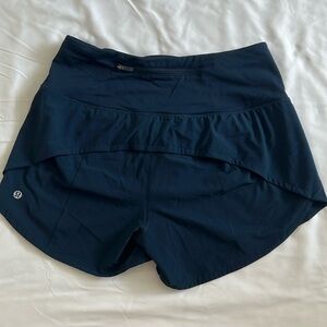 Lululemon women’s high rise Speed Up Short 4” Size 6